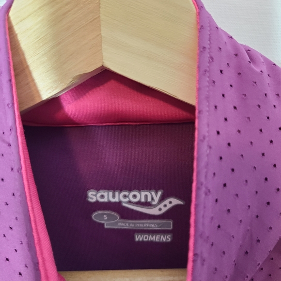 Saucony womens lightweight sweater/jacket-Size small - Picture 2 of 3